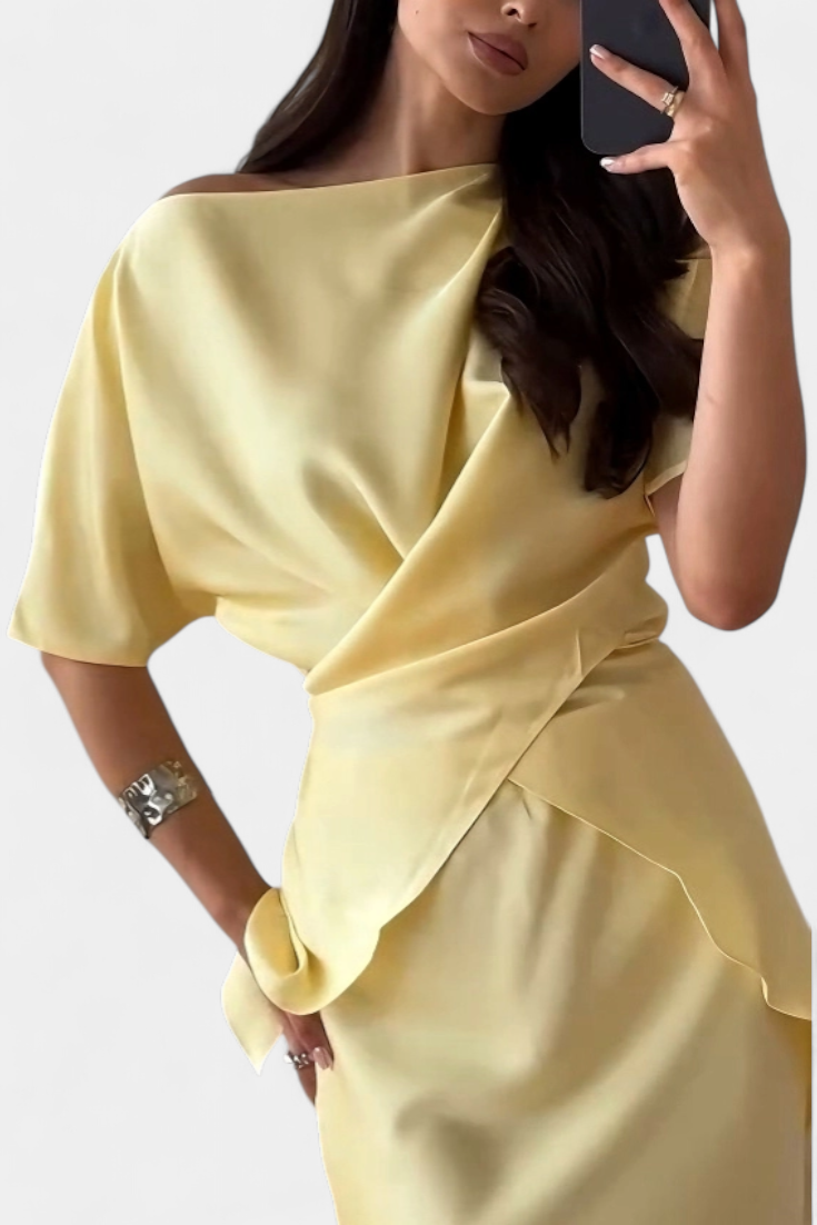 Βελέδα Σετ με Τοπ με Σταυρωτές Τιράντες και Αερίνη Φούστα