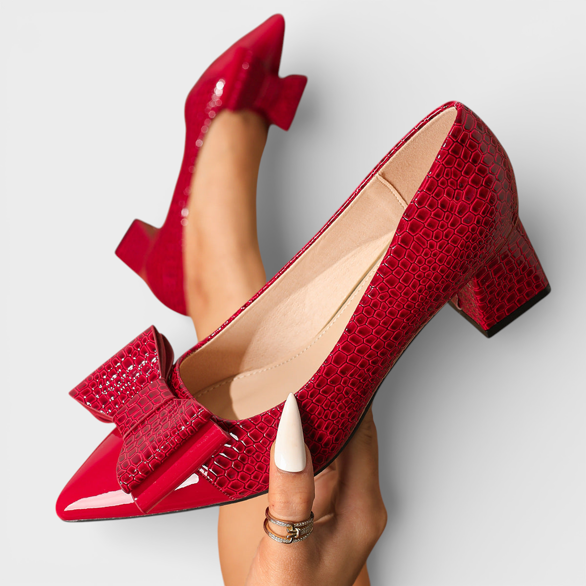 VALENCIA | ΓΥΝΑΙΚΕΙΑ ΠΑΠΟΥΤΣΙΑ ΜΕ ΤΕΤΡΑΓΩΝΗ ΦΟΡΑ